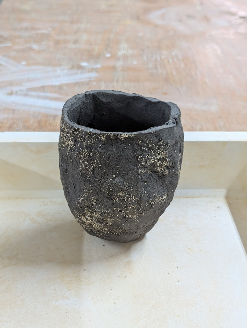 Ceramic Piece 1761 groggy black clay