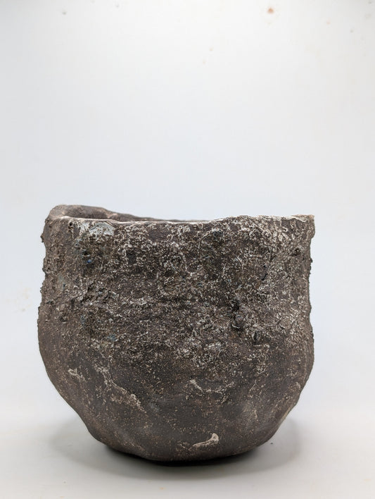 Ceramic Piece 1748: Handbuilt Black Clay Vessel – Glaze-Washed Sculptural Form with Mineral Texture